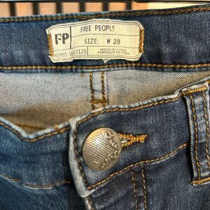 Free People FP Jeans Women's Size 28 Medium Wash Blue Slim Tapered Denim